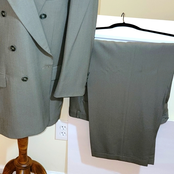 Cellini Linea Uomo | Double Breasted Suit - Picture 8 of 15